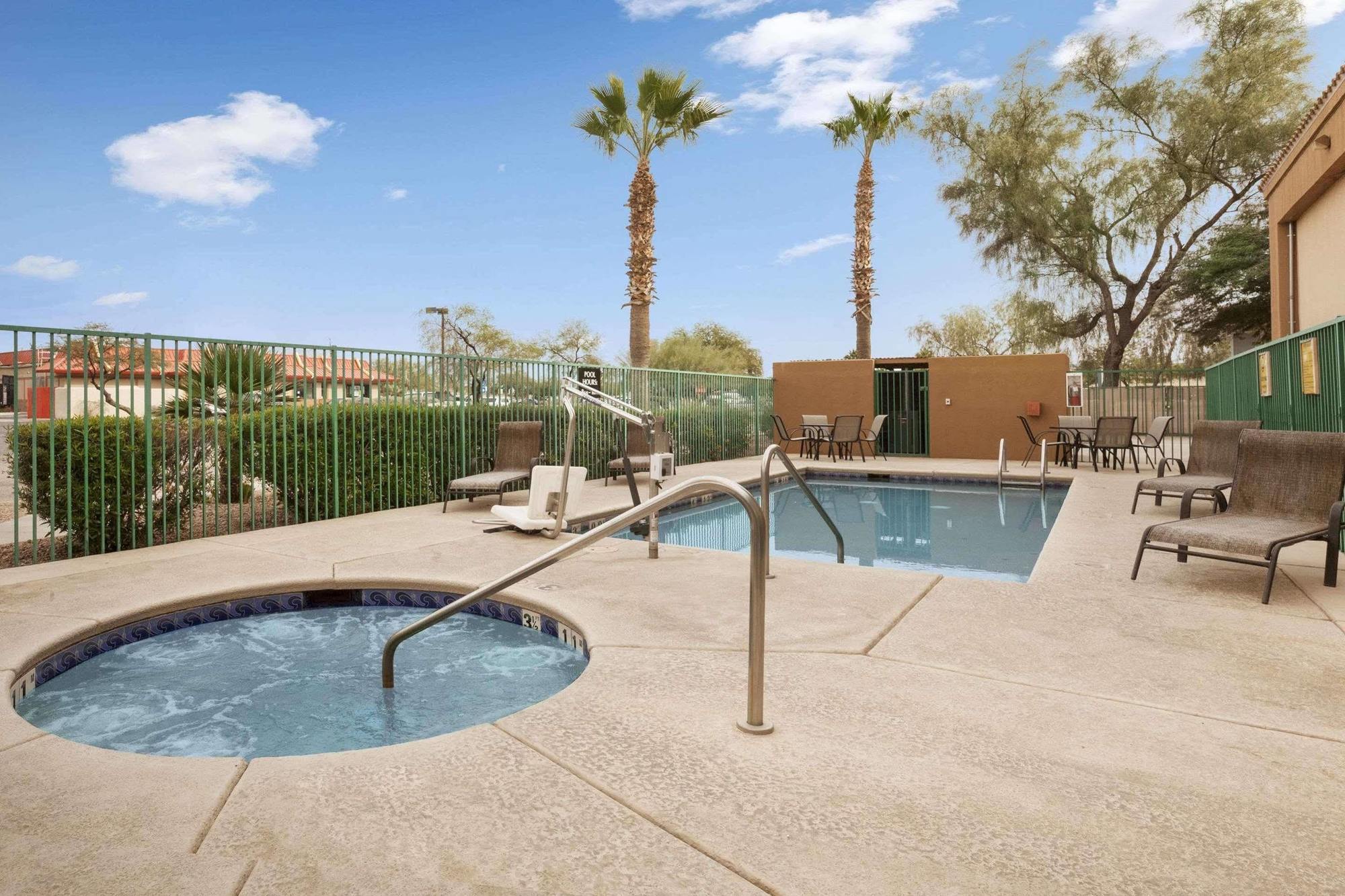 Hotel Super 8 By Wyndham Marana/Tucson Area Exterior foto